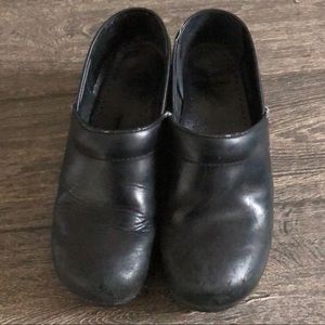 Womens size 41 black danskos